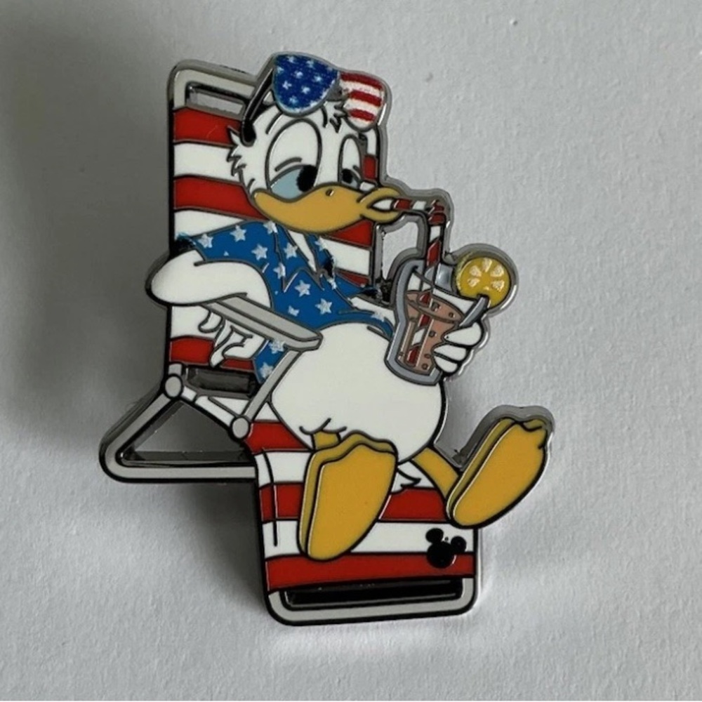 Disney 2025 WDW Hidden Mickey Donald Duck 4th of July Independence Day Pin